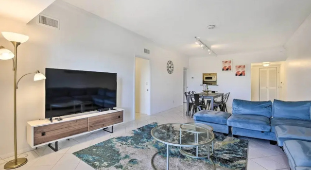 Апартаменты с 3 комнатами с балконом < 1 Mi to Siesta Key Beach: Condo w/ Pool