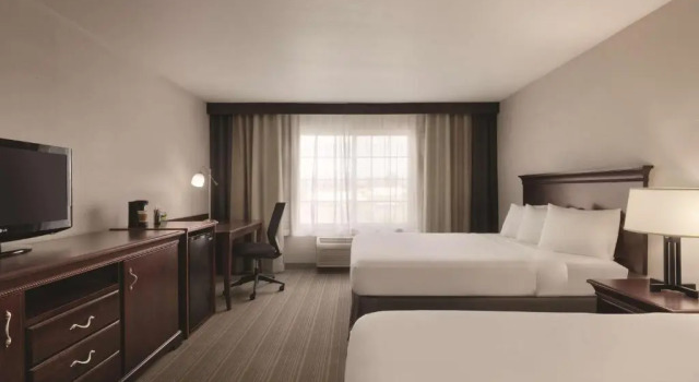 Четырёхместный номер Standard Garner Hotel Madison - Huntsville Airport by IHG