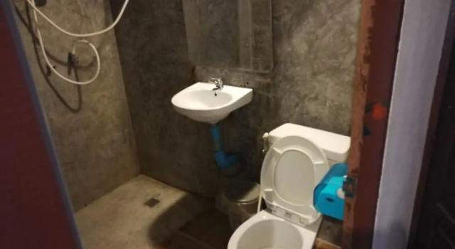 Кровать в общем номере с балконом Jaya Hostel - Adults Only