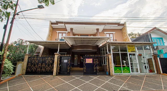 Papago Guest House, Book Guesthouse Cempaka Putih Jakarta