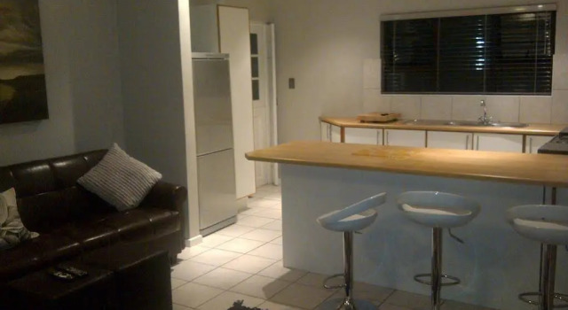 Bunkers Self Catering, Забронировать Апартаменты/квартира Отели Ист-Лондона с парковкой, Парковка