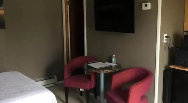 Четырёхместный номер Standard Oakes Oramel Inn