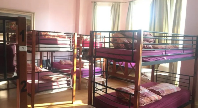 Кровать в общем номере (женский номер) Embassie Backpackers