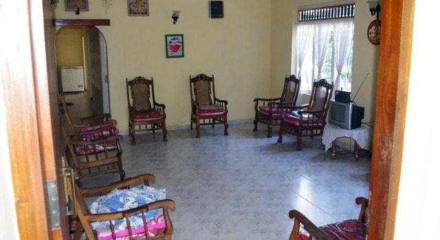 Dimuthu Tour Inn, Забронировать Отель Отели Западной провинции с парковкой, Парковка
