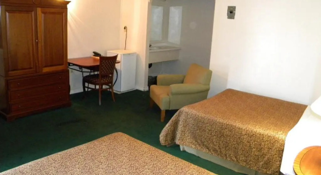 Четырёхместный номер Standard Fairway Inn by the Falls