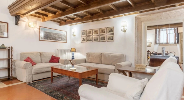 Campitelli Apartment, Buchen Sie Ferienwohnung Rom Latium, in der Nähe von Regia