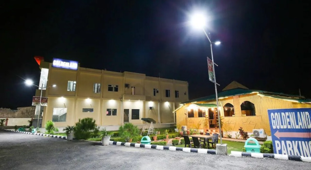 Oyo 47577 Hotel Goldenland