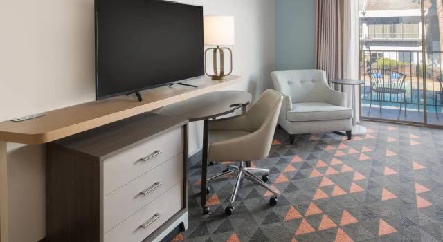 Четырёхместный номер Premium с видом на внутренний двор Holiday Inn Portland - Columbia Riverfront by IHG