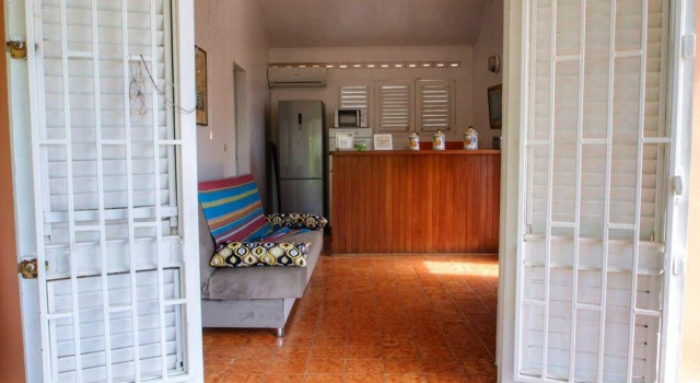 House with 2 Bedrooms in Le Diamant, with Wonderful Sea View, Enclosed Garden And Wifi - 50 M From the Beach, Varaa Lomakoti Mökit kohteessa Fort-de-France, Mökki
