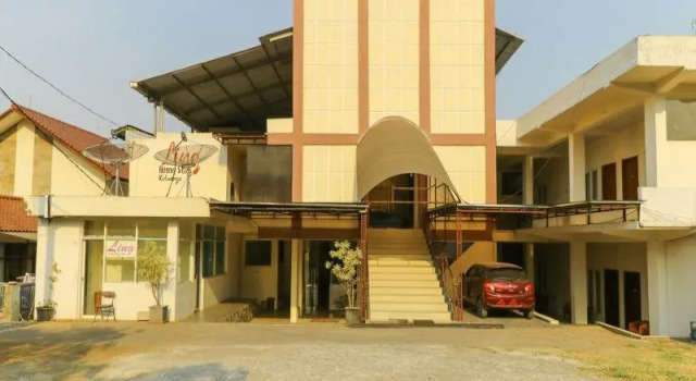Urbanview Hotel Ling near Jawa Timur Park 2, Book Hotel Cheap Hotels in Batu, near Batu Night Spectacular