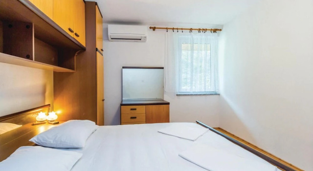 Beautiful Home in Senj With Wifi and 2 Bedrooms, Prenota Hotel Segna 