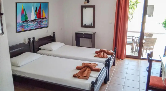 Полулюкс Skiathos Holiday Resort