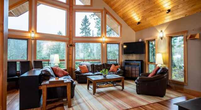 Begbie Snug by Revelstoke Vacations, Buchen Sie Hotel Revelstoke 