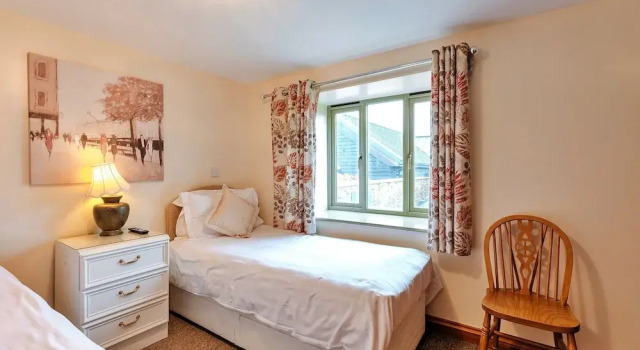 Cottage in Norton With Tennis Court & Patio, Book Feriehus Onibury Shropshire
