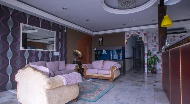 OYO 44010 Royals Star Hotel, Rezervovat Hotel Hotely v Seremban s parkováním, Parkování