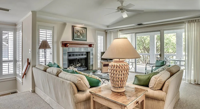A Stone's Throw Villa 4 Bedrooms 4 Bathrooms Villa, Book Villa Sommerhuse i Debordieu Colony, Hytte