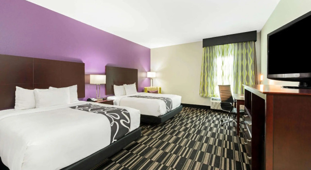 Четырёхместный номер Standard La Quinta by Wyndham Bridge City-Orange