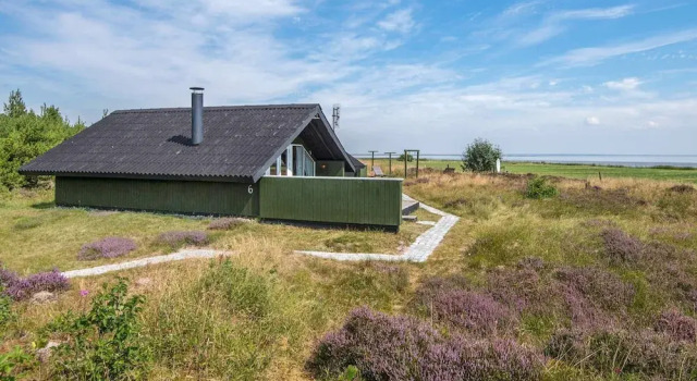 Коттедж 6 person holiday home in Rømø