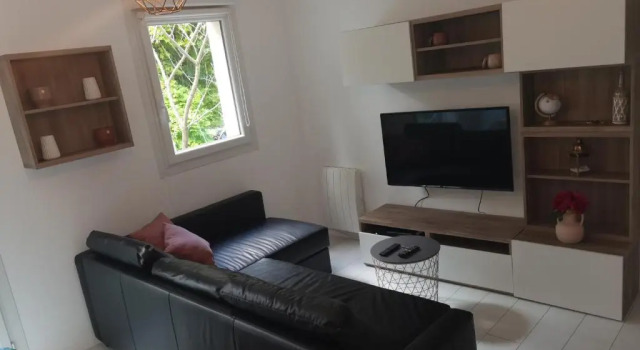 Home Up Bezons, Varaa Huoneisto  