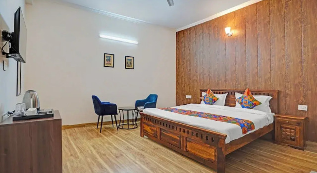 Fabhotel Hazel Town House, Забронировать Отель Отели Нью-Дели с завтраком, Завтраки