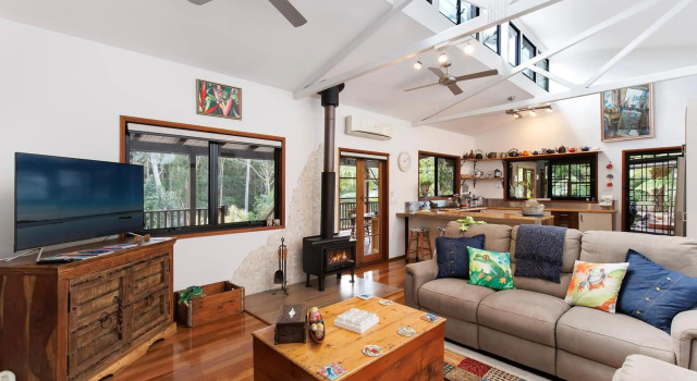 Eclectic Oasis in Doonan, Sunshine Coast, Prenota Hotel Doonan Noosa Hinterland