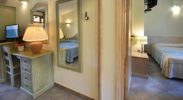 Семейный номер Standard с видом на море Hotel Su Giganti
