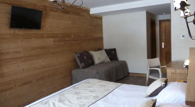 Chalet-Hôtel Le Beausoleil, The Originals Relais (Hotel-Chalet de Tradition), Забронировать Шале Виллы Овернь-Рона-Альпы, Вилла