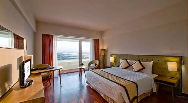 Номер Deluxe с видом на реку Muong Thanh Holiday Hue Hotel