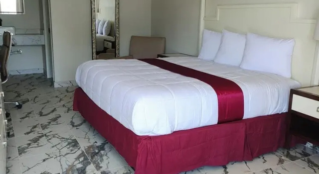 Номер Economy Super Inn Motel
