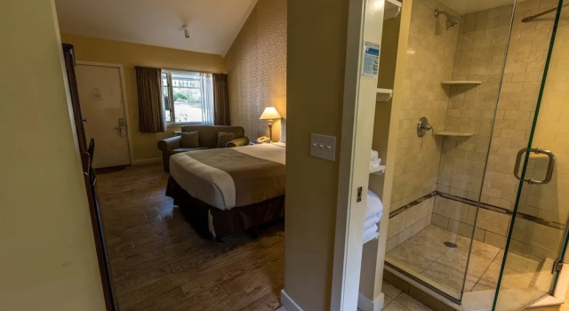 Двухместный номер Standard с балконом Interlaken Inn