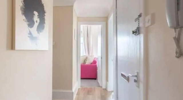 West End Holiday Homes, Забронировать Апартаменты/квартира Отели Glasgow & The Clyde Valley с парковкой, Парковка