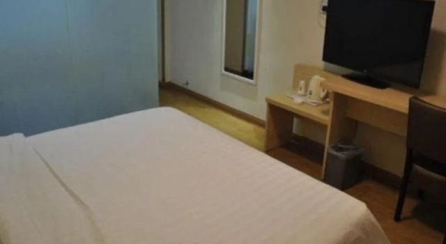 7Days Inn Chengdu North Train Station Wukuaishi, Забронировать Отель Цзиньню Чэнду, рядом с Станция метро Chengdu North Railway Station