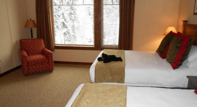 Четырёхместный номер Standard Lodge at Whitefish Lake