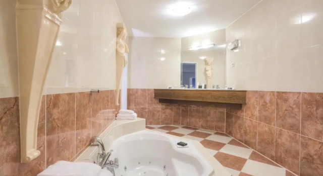 Люкс Leonardo Hotel Eindhoven City Center