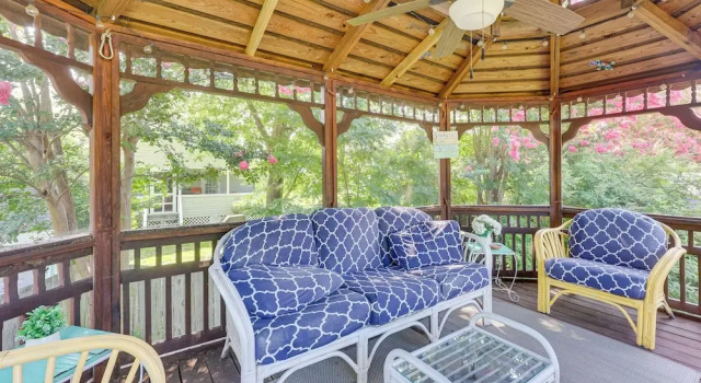 Коттедж Fish, Swim & Boat: Colonial Beach Bungalow