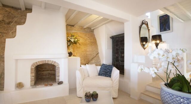 Villa Aerie - Sweeping Sea Views, Eclectic Style by Villarentalsgr