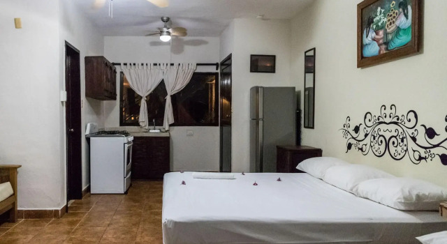 Moonshine Hotel, Забронировать Отель Отели Плая-дель-Кармен 3 звезды, рядом с Морской вокзал города Плая-дель-Кармен, 3*