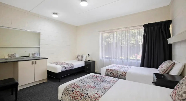Студия Hamilton Lakeside Motel
