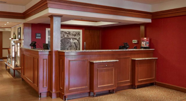 Hampton Inn Portland-Airport, Rezerwuj Hotel Hotele w New England z basenem, Basen