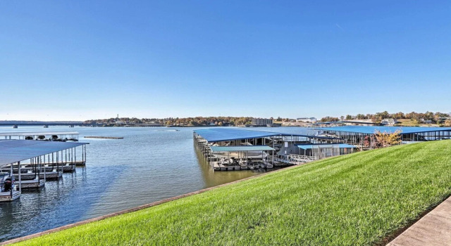 Апартаменты Lakefront Patio, Pool Access! Lands End Condo