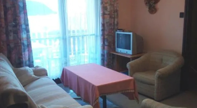 Bertalan Apartman, Book Lejlighed Hoteller i Western Transdanubia med parkering, Parkering
