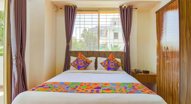 FabHotel Red Velvet Inn & Suites, Забронировать Отель Отели штата Махараштры 3 звезды, 3*