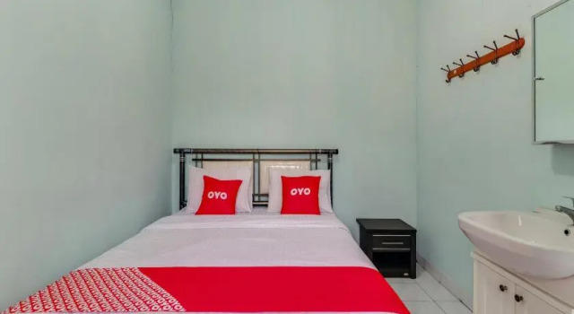 Suite OYO 90014 Green House Cipanas