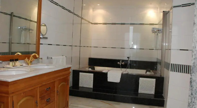 Двухместный номер Standard с красивым видом из окна Hotel Cesar & Spa