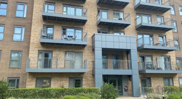 Sunny Gardens 3-bed Apartment in London, Varaa Huoneisto Asunnot kohteessa Merseyside, Huoneisto