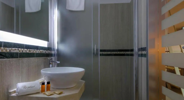 Трёхместный номер Superior Le Club Boutique Hotel