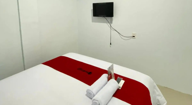 RedDoorz near Thamrin Plaza Medan 2, Rezerwuj Hotel Medan Sumatra