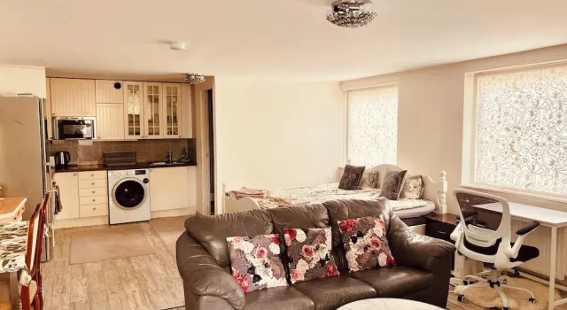 Апартаменты c 1 комнатой с видом на сад Charming Studio Flat In Sollentuna, Stockholm