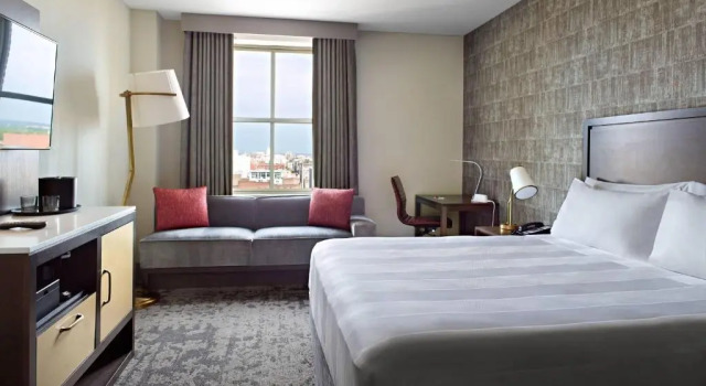Номер Standard Marriott St. Louis Grand