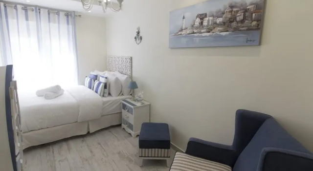 Sitges Centre Mediterranean House- 5 Bedroom, 4 Bathroom, Terrace Courtyard, Private Rooptop Pool, Забронировать Отель Отели Ситжес с парковкой, рядом с Церковь Св. Варфоломея и Св. Текли, Парковка